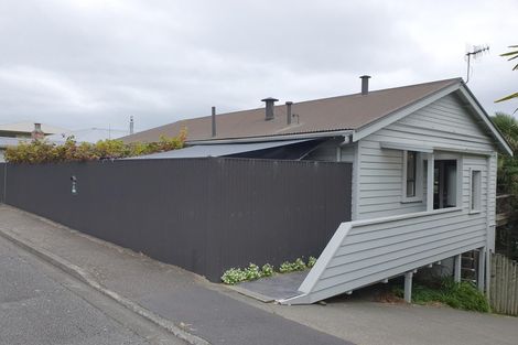 Photo of property in 13 Selwyn Road, Hospital Hill, Napier, 4110