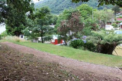 Photo of property in 37a Wairau Road, Picton, 7220