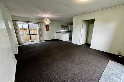 Photo of property in 21 Thomas Avenue, Te Atatu Peninsula, Auckland, 0610