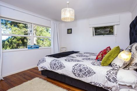 Photo of property in 43 Takahe Road, Titirangi, Auckland, 0604