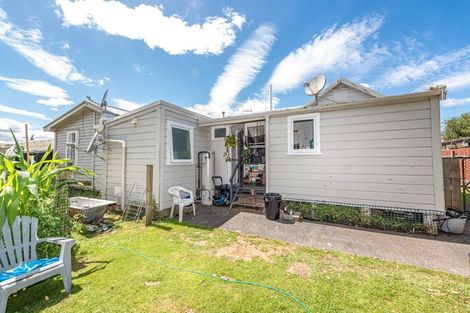Photo of property in 11 Kelvin Street, Aramoho, Wanganui, 4500