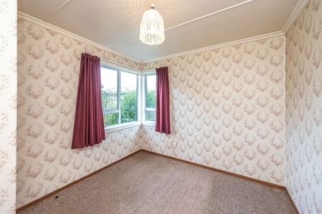 Photo of property in 16 Laird Street, Castlecliff, Whanganui, 4501