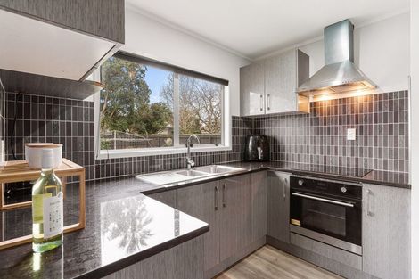 Photo of property in 6 Stoll Place, Clendon Park, Auckland, 2103