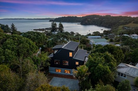 Photo of property in 4 Hillside Crescent, Leigh, 0985