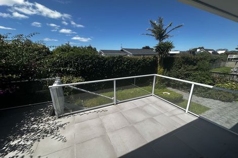 Photo of property in 88 Exmouth Road, Northcote, Auckland, 0627