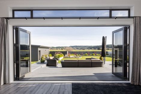 Photo of property in 33 Pohutukawa Drive, Eskdale, Napier, 4182