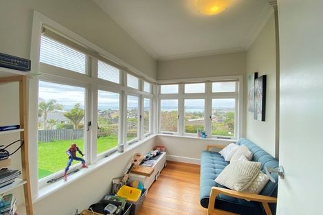 Photo of property in 12a Beach Road, Mellons Bay, Auckland, 2014