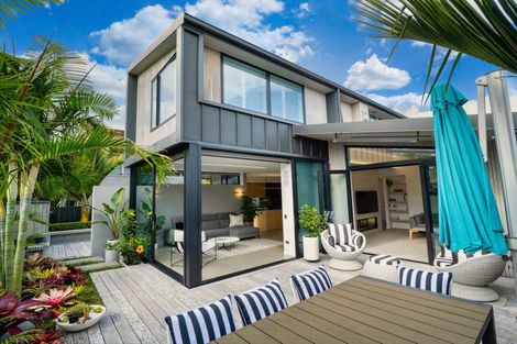 Photo of property in 35a Pitau Road, Mount Maunganui, 3116