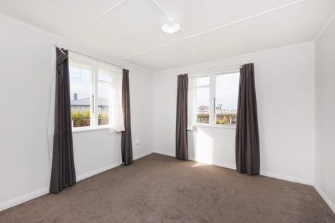 Photo of property in 33 Holland Crescent, Bulls, 4818