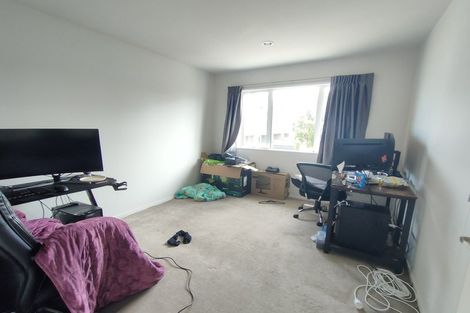 Photo of property in 6b Gossamer Drive, Pakuranga Heights, Auckland, 2010