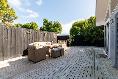 Photo of property in 17 Morriggia Place, Bayview, Auckland, 0629