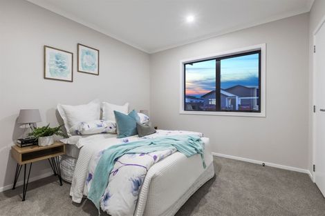 Photo of property in 8 Vogwill Road, Kumeu, 0810