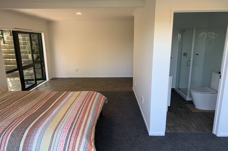 Photo of property in 1/2 Parr Terrace, Castor Bay, Auckland, 0620