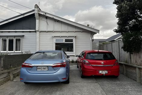 Photo of property in 201 Onepu Road, Lyall Bay, Wellington, 6022