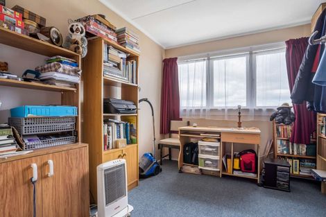 Photo of property in 16 Mcneil Street, Balclutha, 9230