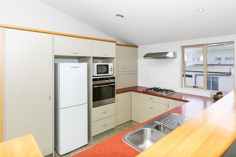 Photo of property in 2/20 Ruakiwi Road, Hamilton Lake, Hamilton, 3204