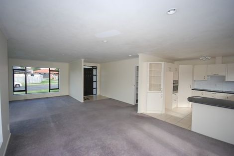 Photo of property in 3 Maadi Place, Papakura, 2110