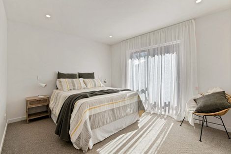 Photo of property in 2/1 Omana Road, Milford, Auckland, 0620