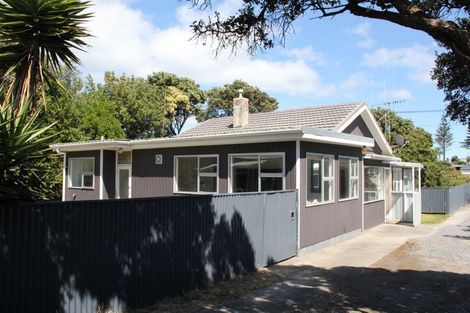 Photo of property in 82 Moana Street, Otaki Beach, Otaki, 5512