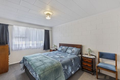 Photo of property in 6 Fairview Place, Westown, New Plymouth, 4310