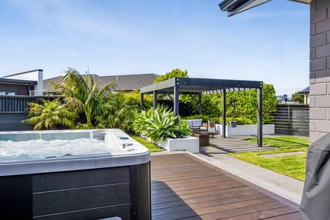 Photo of property in 5 Augusta Grove, Waiwhakaiho, New Plymouth, 4312