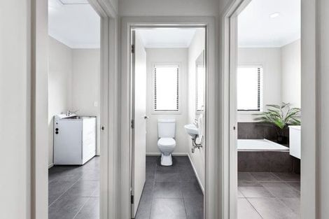 Photo of property in 19 Haast Place, Poraiti, Napier, 4112