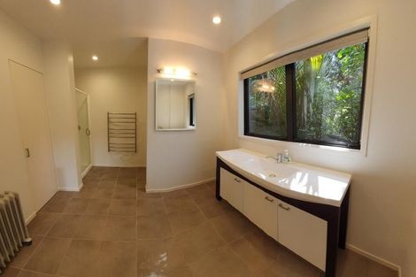 Photo of property in 22 Learmonth Avenue, Birkenhead, Auckland, 0626