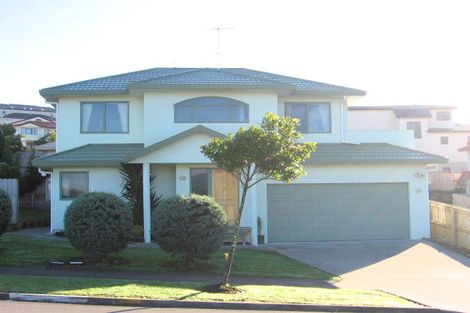 Photo of property in 7 Fairchild Avenue, Goodwood Heights, Auckland, 2105