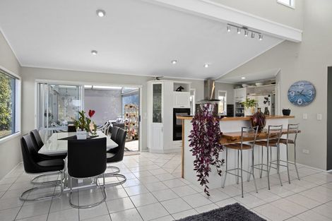 Photo of property in 12 Penguin Street, Leigh, 0985