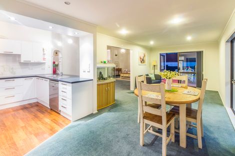 Photo of property in 189 West Harbour Drive, West Harbour, Auckland, 0618