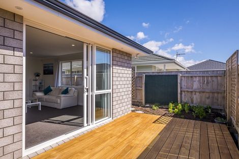 Photo of property in 10 Tapuhikura Street, Waikanae, 5036