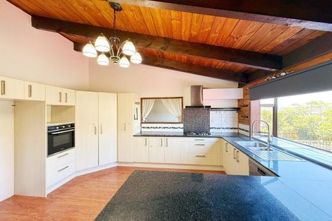 Photo of property in 113 Luckens Road, West Harbour, Auckland, 0618