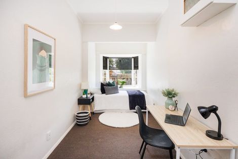 Photo of property in 110 Featherston Street, Takaro, Palmerston North, 4412