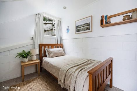 Photo of property in 17 Merehai Place, Snells Beach, 0920