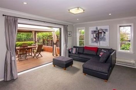 Photo of property in 2 Springbank Street, Bryndwr, Christchurch, 8053