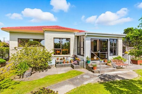 Photo of property in 51 Ngaio Road, Waikanae, 5036