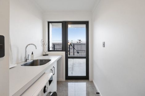 Photo of property in 141 Pharazyn Street, Maewa, Feilding, 4702