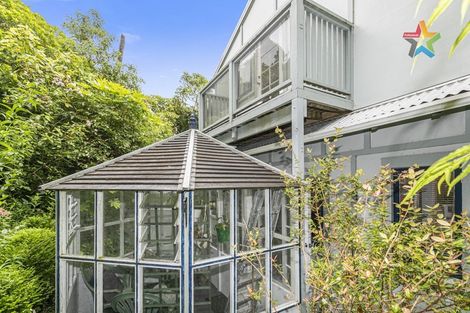 Photo of property in 32 Ferry Road, Days Bay, Lower Hutt, 5013