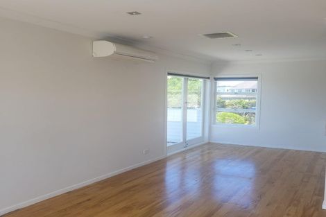 Photo of property in 11 Woodside Avenue, Northcote, Auckland, 0627