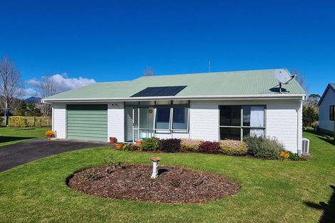 Photo of property in 6 Courthouse Lane, Coromandel, 3506