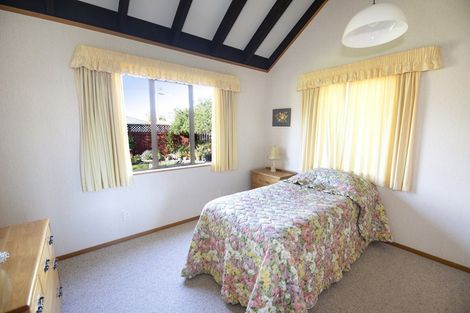 Photo of property in 64a Avondale Road, Taradale, Napier, 4112