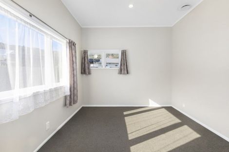 Photo of property in 33 Tawhai Street, Stokes Valley, Lower Hutt, 5019