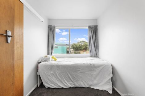 Photo of property in 2/218 Onepu Road, Lyall Bay, Wellington, 6022