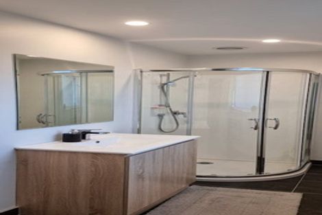 Photo of property in 19 Kaimai Avenue, Massey, Auckland, 0614