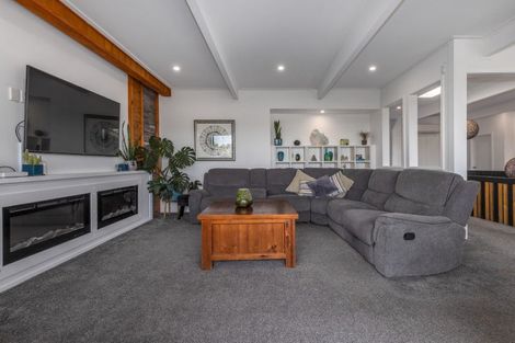 Photo of property in 16 Whyte Street, Paraparaumu Beach, Paraparaumu, 5032