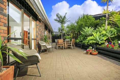 Photo of property in 1/9 Elderwood Lane, Belmont, Auckland, 0622