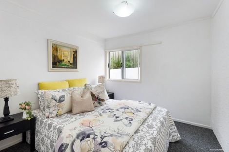 Photo of property in 1/666 East Coast Road, Pinehill, Auckland, 0630