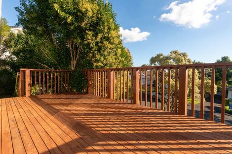 Photo of property in 2/59 Santiago Crescent, Unsworth Heights, Auckland, 0632