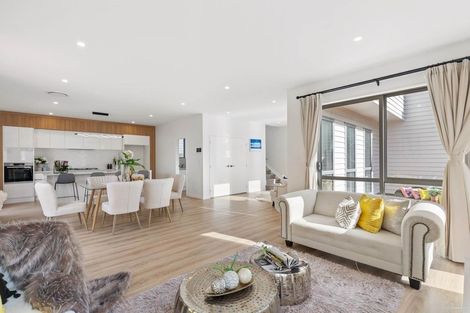 Photo of property in 10 Roa Avenue, Hobsonville, Auckland, 0616