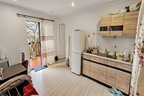 Photo of property in 9 Ngatoa Place, Glenfield, Auckland, 0629